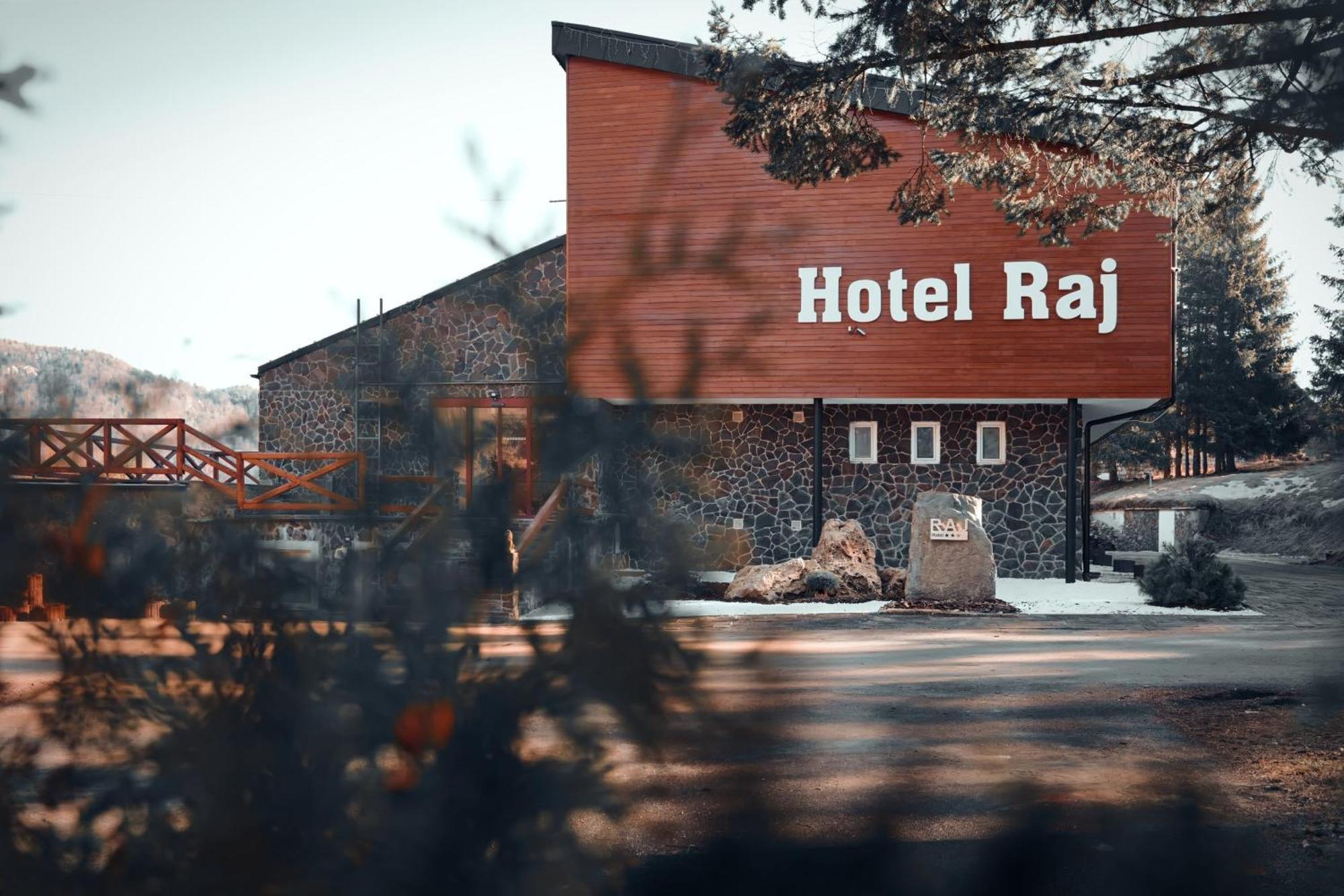 Hotel Raj Dedinky Eksteriør billede